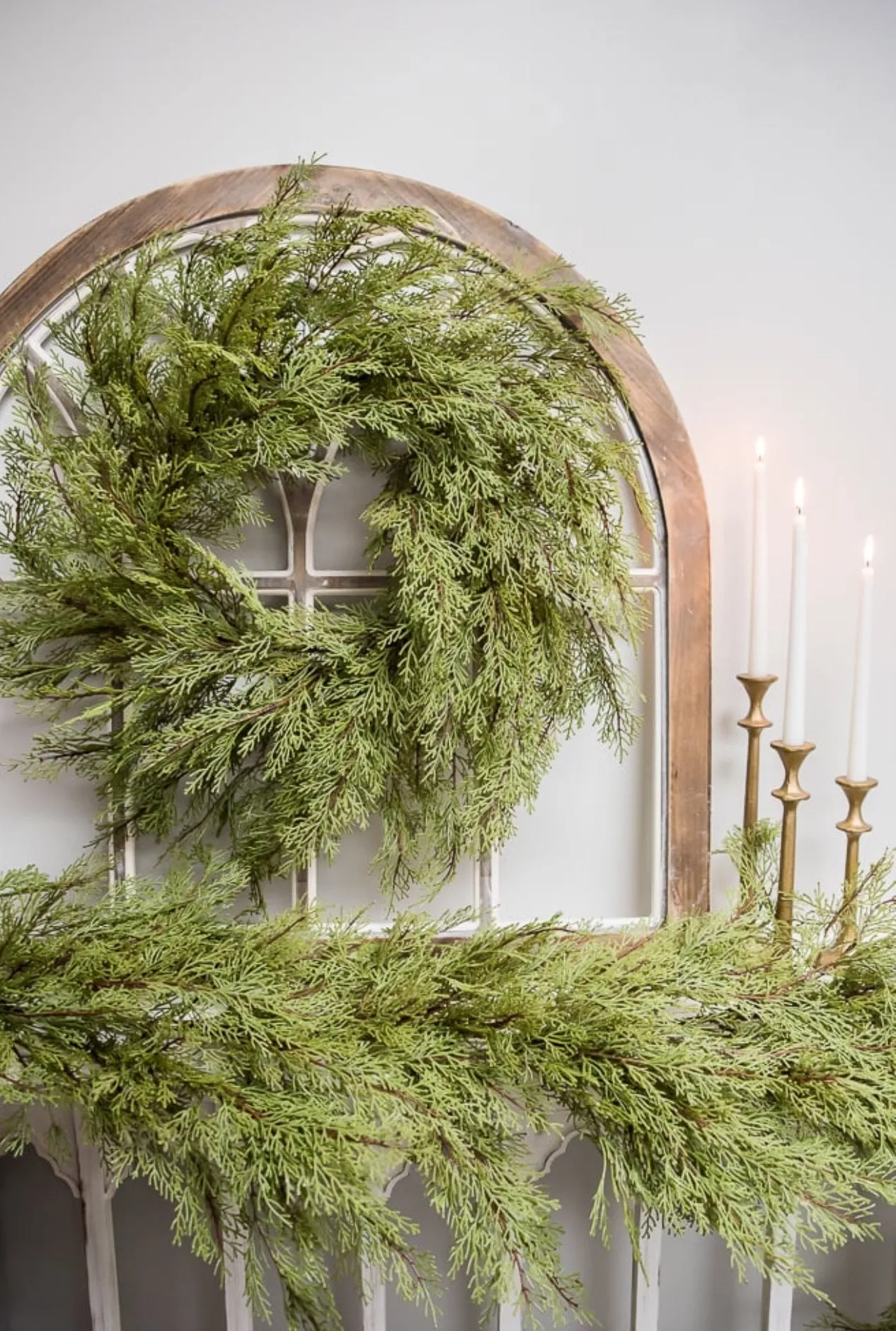 Cedar greenery wreath, 26”