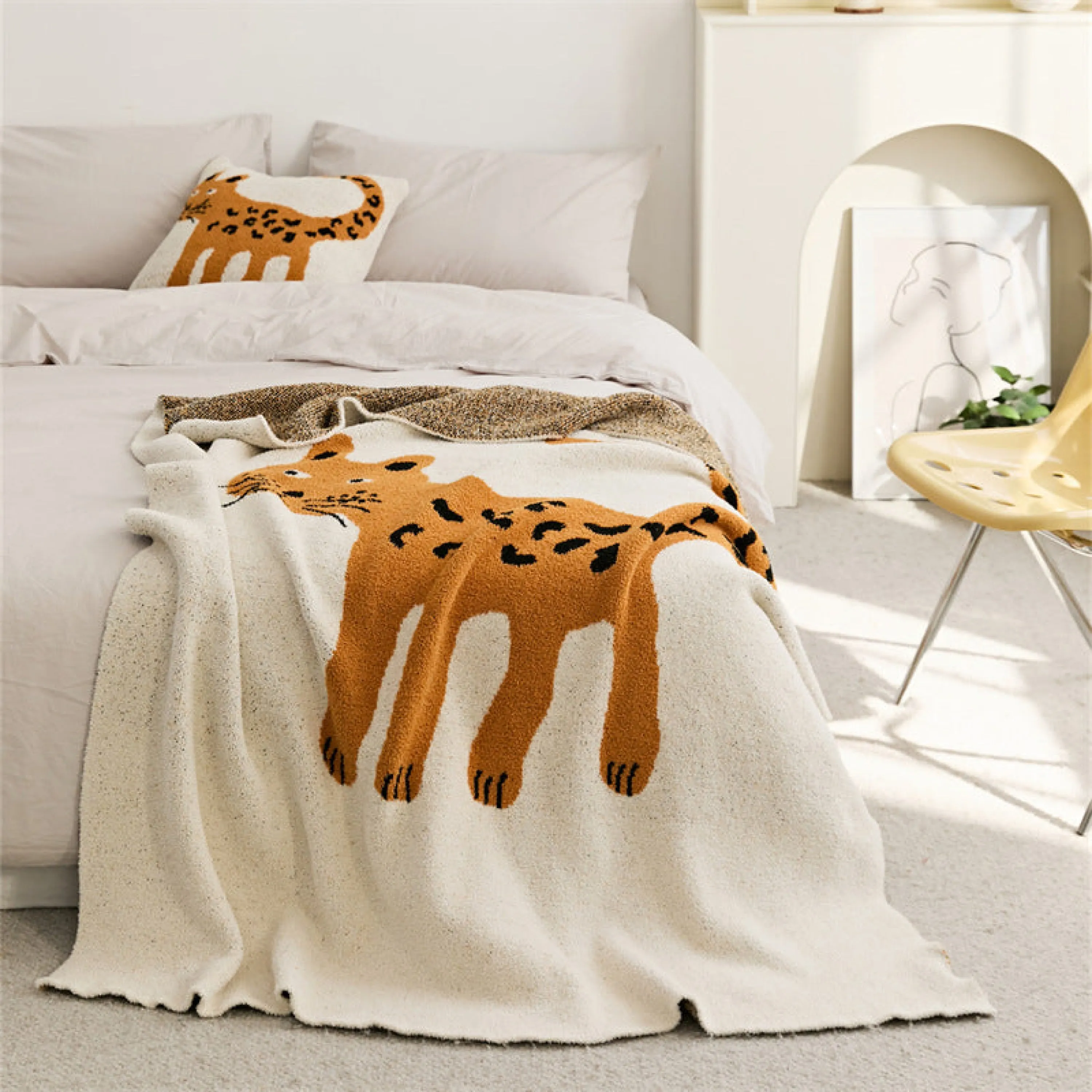 Cozy Tiger Blanket & Matching Pillow Set